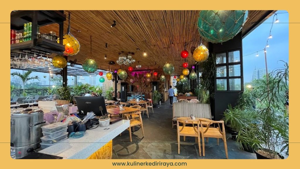 LUCY Senja Kediri, Cozyspace Kediri, cafe Kediri estetik, tempat nongkrong Kediri, cafe nyaman Kediri, kuliner Kediri hits, cafe instagramable Kediri