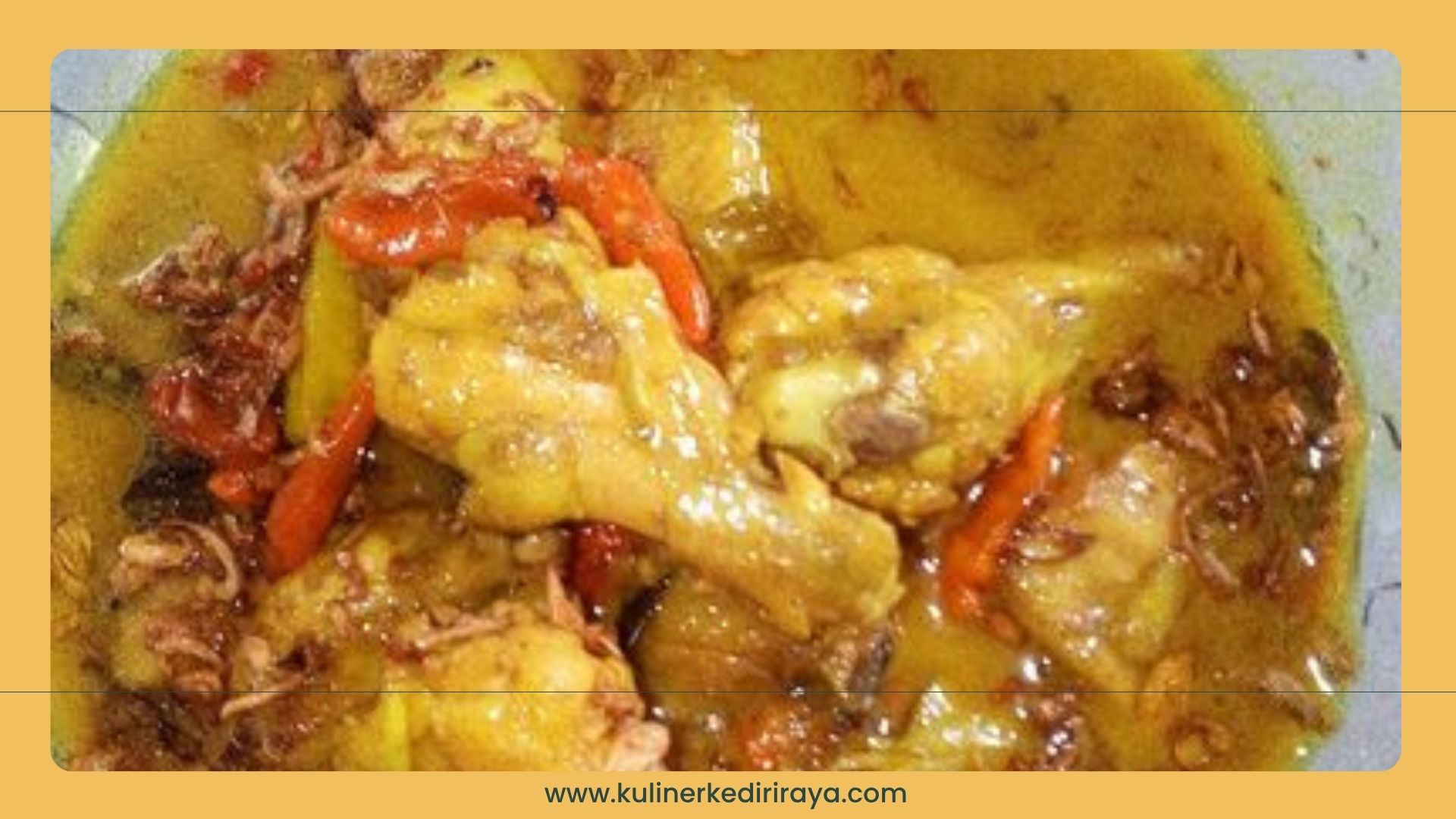 Nikmati lodho ayam kampung khas Blitar di Warung Biru dengan cita rasa gurih pedas, kuah santan rempah, dan aroma khas yang menggugah selera.